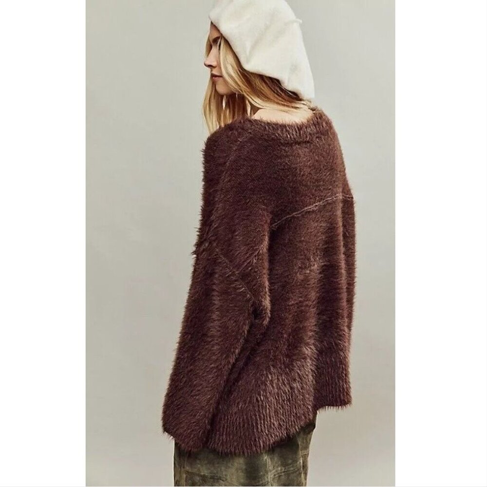 Free People Harrison Bunny Crew Fuzzy SWEATER Size L Mocha Brown Slouchy NEW - Picture 5 of 14